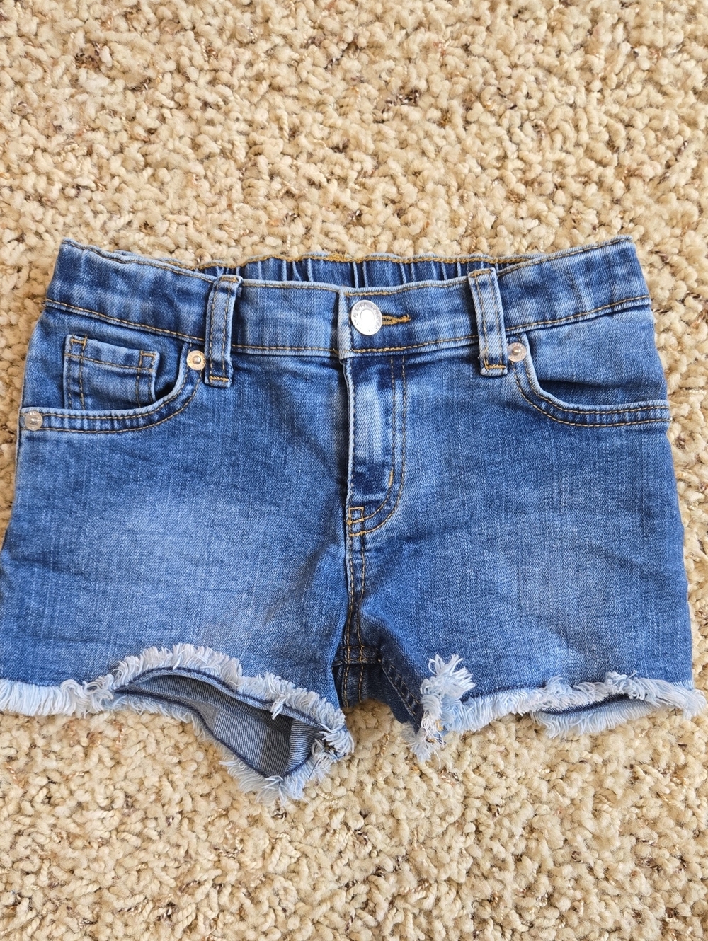 Girls Cat & Jack Light Blue Denim Shorts with Frayed Edging Size Small 6/7